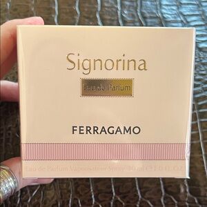 Salvatore Ferragamo Signorina Eau de Parfum